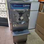 Maquina profissional de produção de gelado