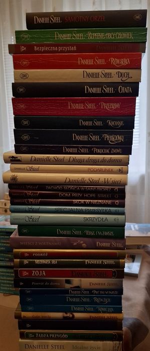 Książki na sprzedaż.