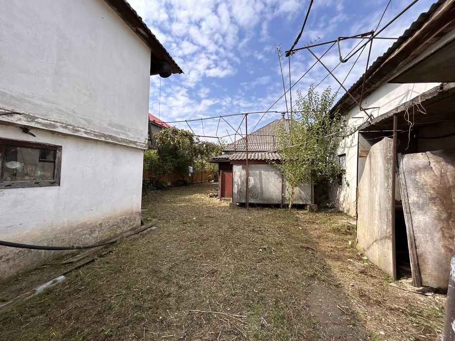 5-кімнатний будинок з площею 0,25 га с. Мочола 6 км від Берегова