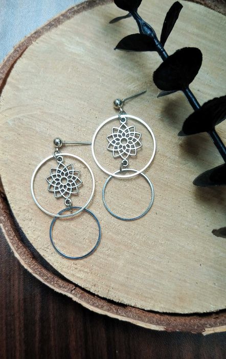 Kolczyki srebrne wiszące koła z rozetą geometryczne prezent dla niej