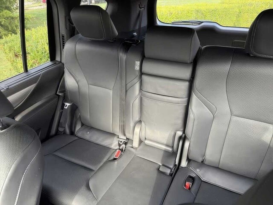 Lexus LX      2025