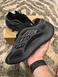 Adidas Yeezy 700