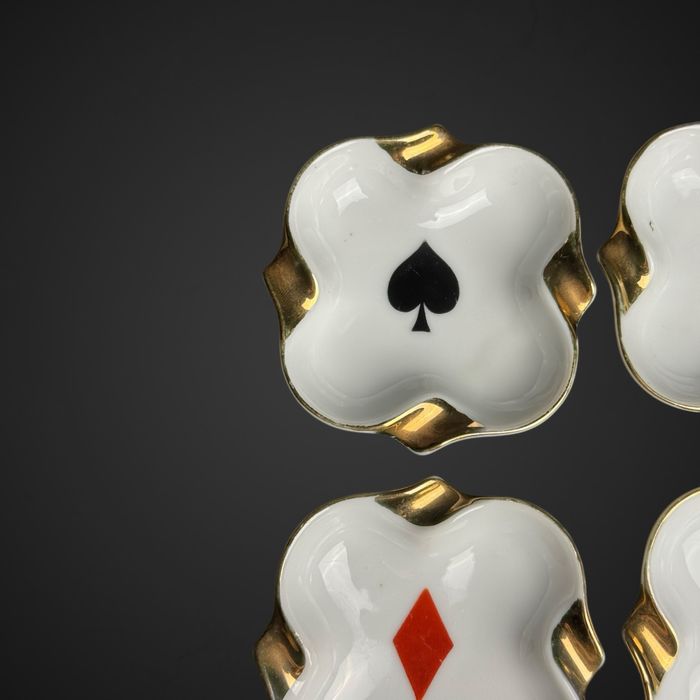 Zestaw popielniczek brydżowych 4 szt złocenie B5/083106