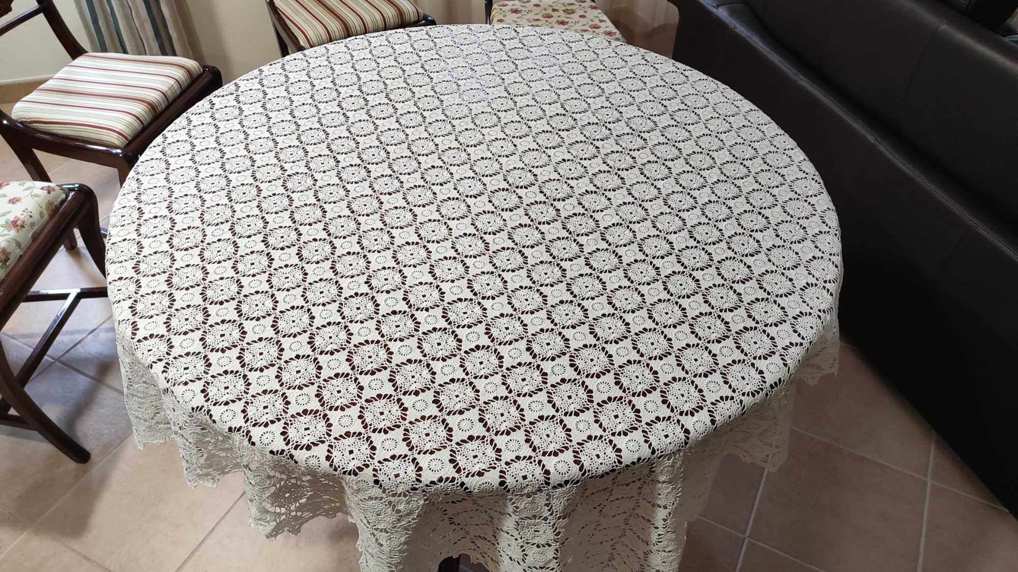 toalha de mesa quadrada em crochet feito à mão