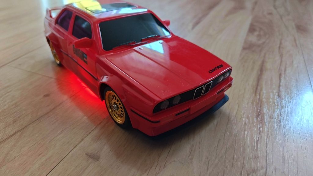Samochód zdalnie sterowany RC BMW E30 M3 do Driftu Evo Neony Driftowan