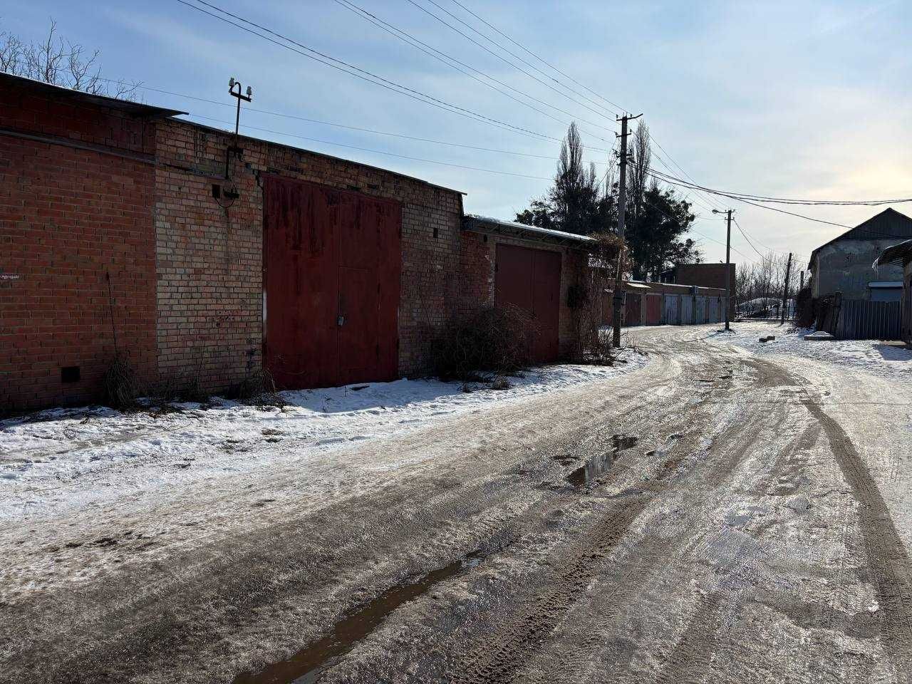 Гараж Полтава, Авіамістечко, цегляний гараж, гараж під бус