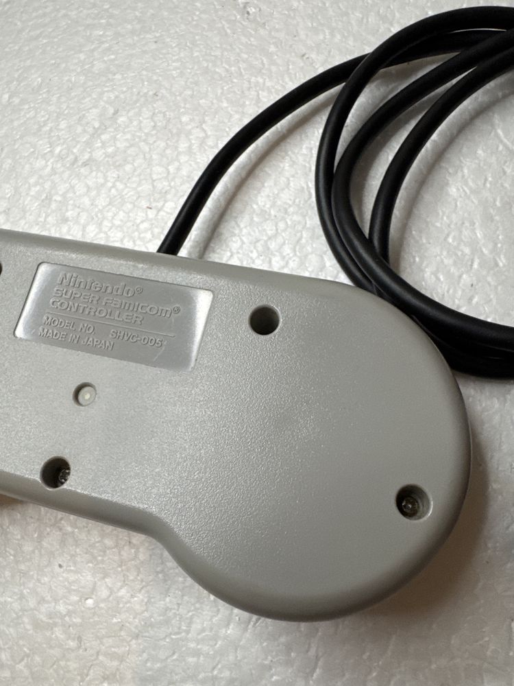 Kontroler pad do Nintendo Super Famicom / Super Nintendo SNES shvc-005