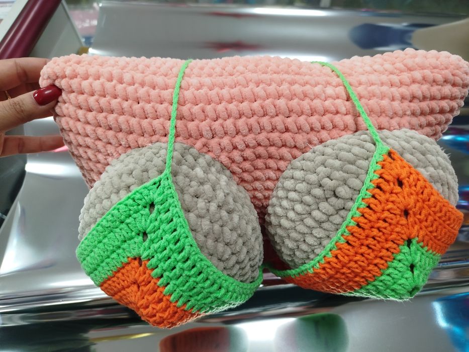 Подушка "Грудь "