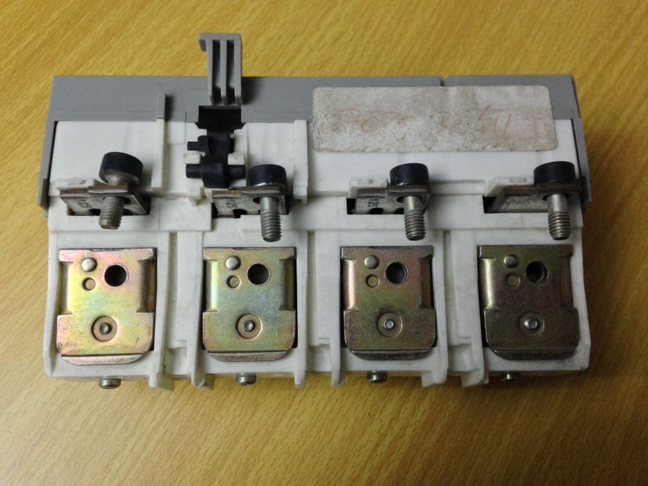 Disparador 4P/3D de 125 Amperes para Disjuntores Compact NS 160/250