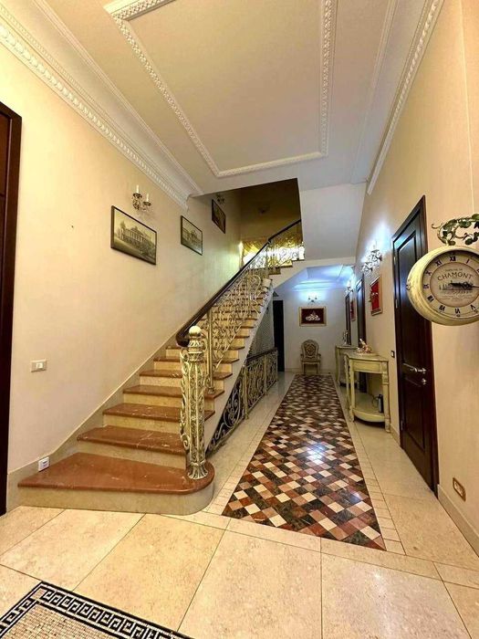 Продается особняк в  коттеджном поселке Совиньон