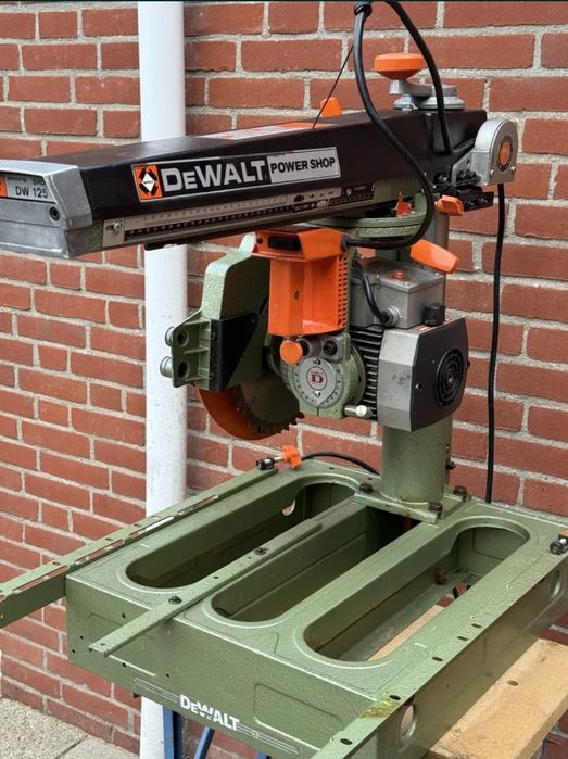 Радіальна торцовочна пила професійна DeWalt з Німеччини