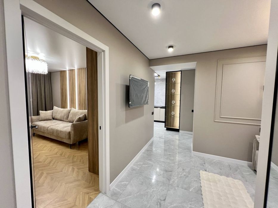 2кім. квартира в новобудові з ремонтом меблями та технікою