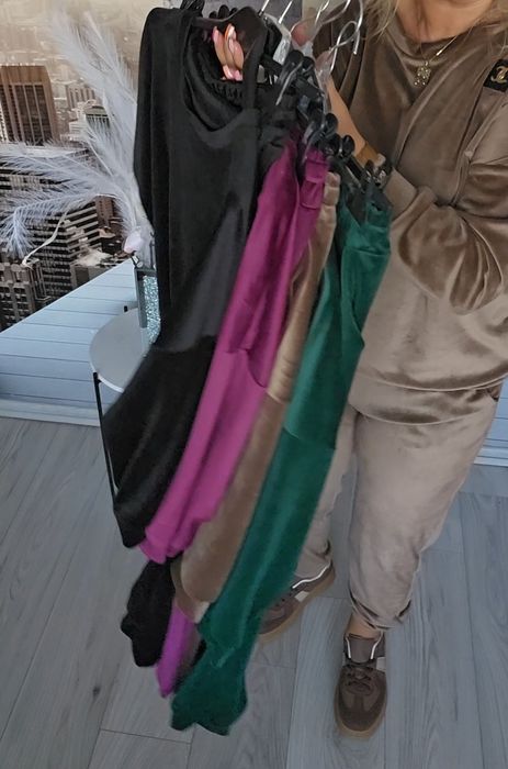 Dres welurowy CC wyprzedaż CZARNY