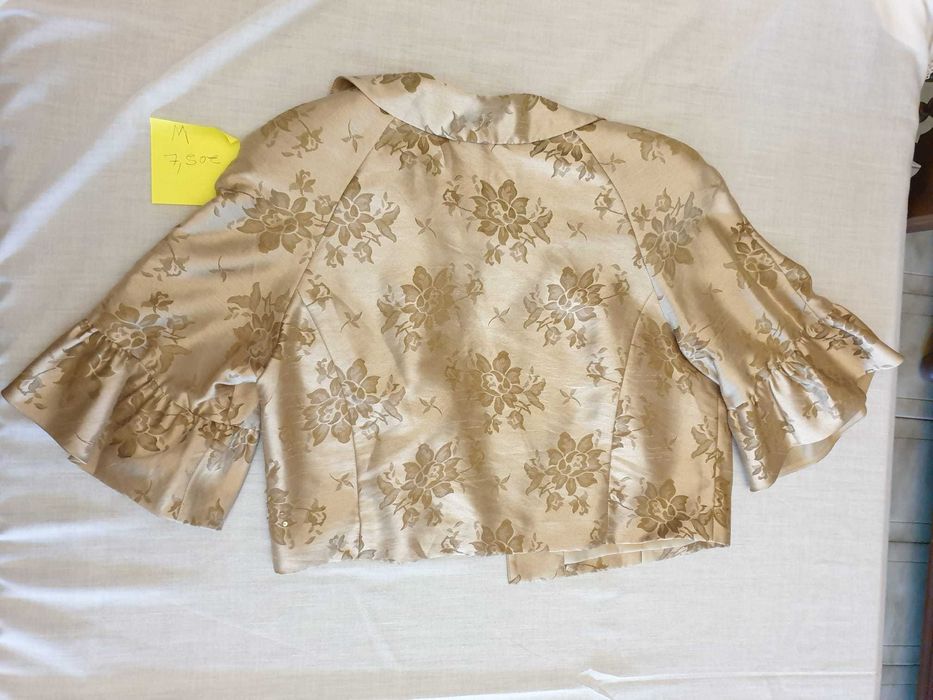 Casaquinha bege com flores (M)