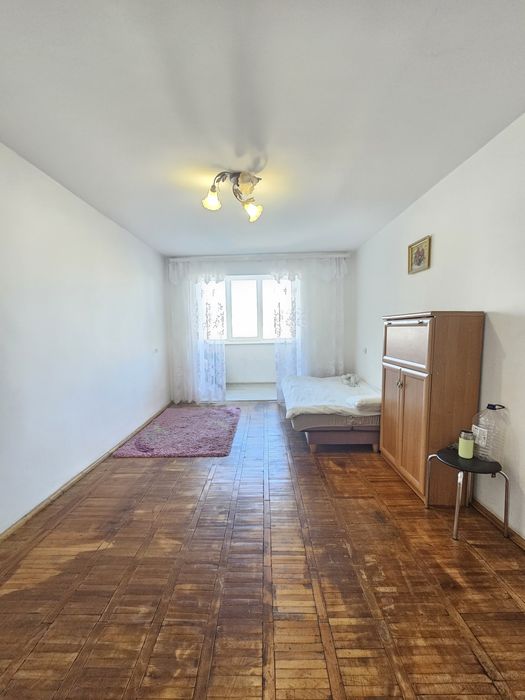 Продам 1-кімнатну квартиру більшої площі