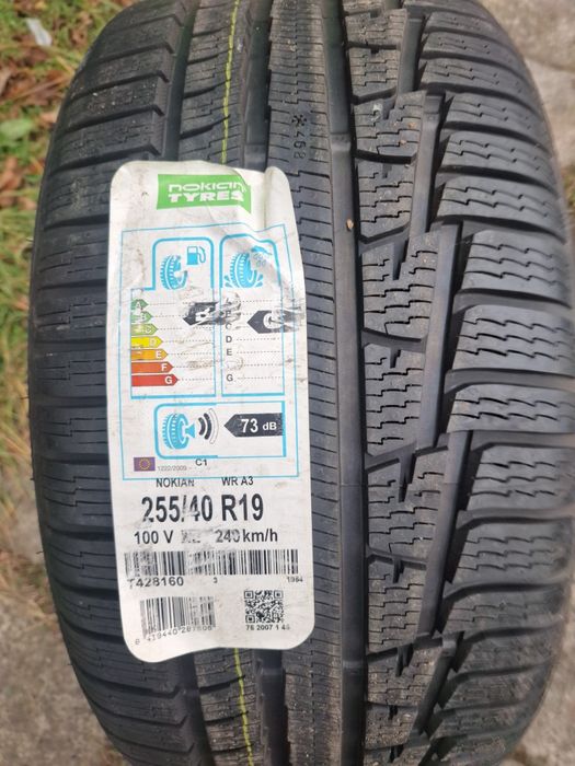 Шини 255 40 19 Nokian WR A3-нові