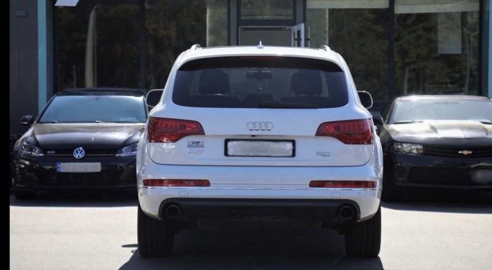 Продам Audi Q7 premium +