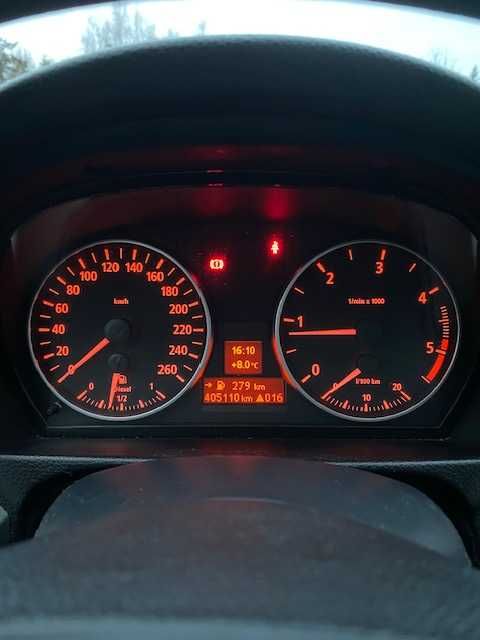 BMW E90 2.0D 163 KM / Xenon / Navi / Alu / Monaco blau