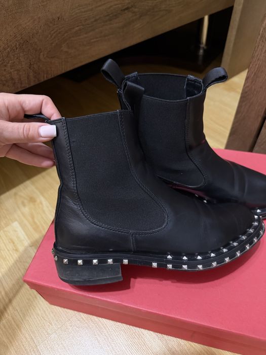 Ботинки valentino кожа черные ботильоны сапоги кожанные шипы шкіра
