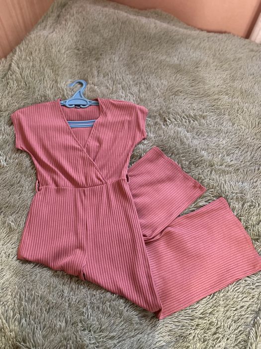 Комбінезон у рубчик від Primark розмір S