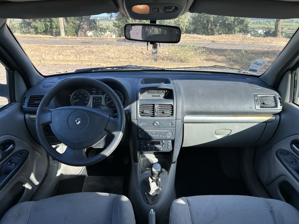 Renault Clio Privilege 2002
