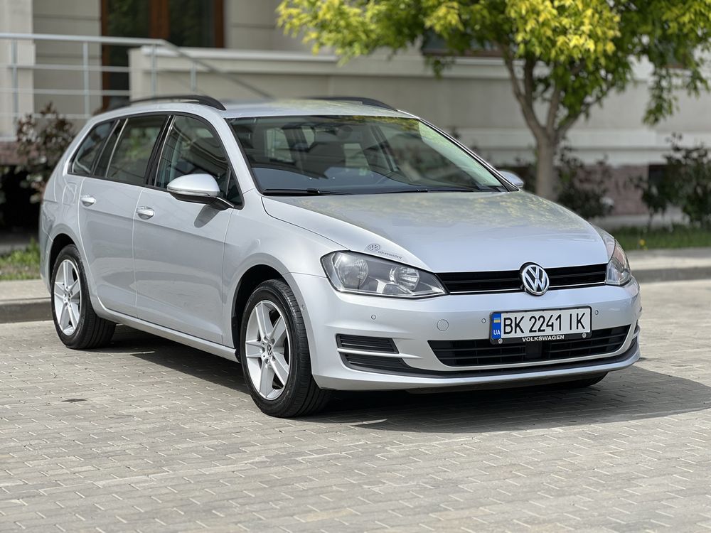 Продам Volkswagen Golf 2015г