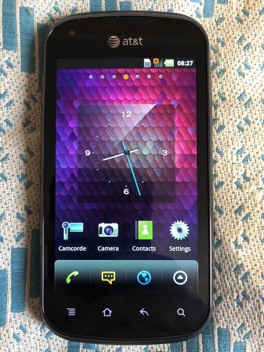 Кореєць Pantech P9070. Дуже гарний стан.