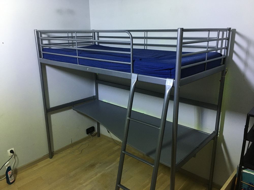 Łóżko piętrowe z biurkiem - IKEA SVARTA