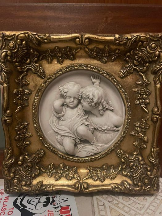 Anioły z alabastru obraz płaskorzeźba