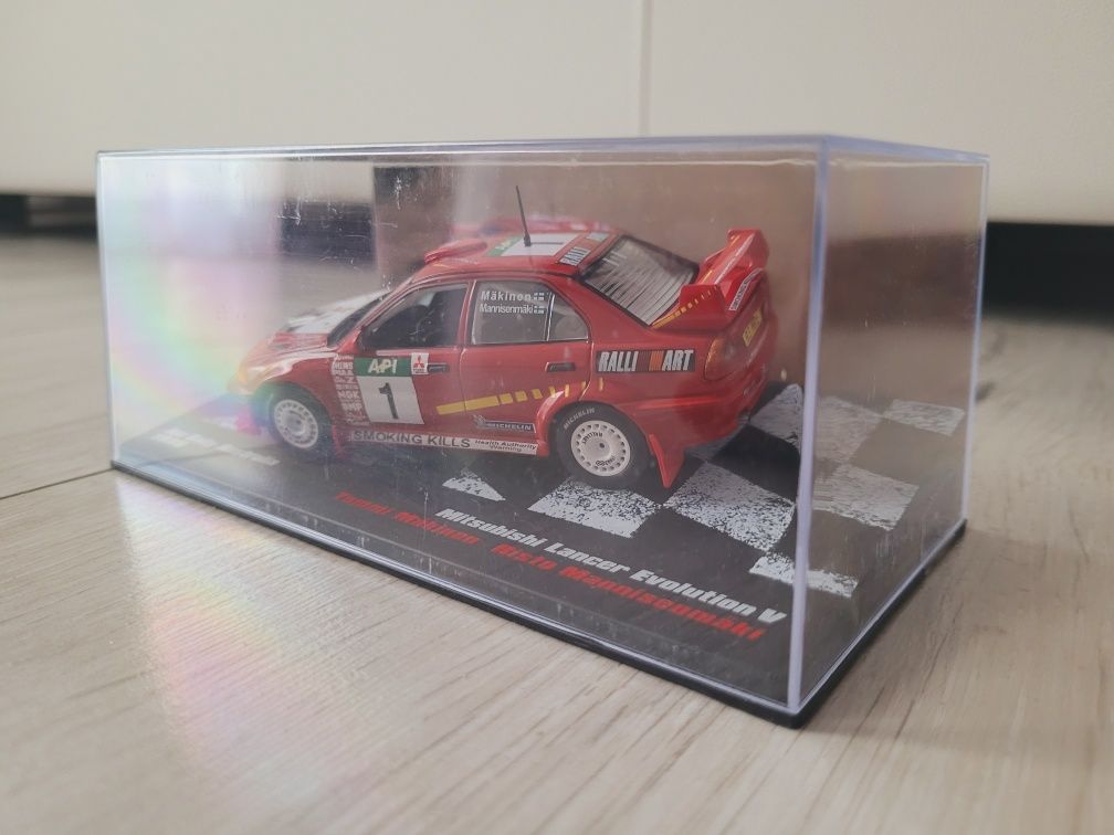 Mitsubishi Lancer Evo V model 1:43