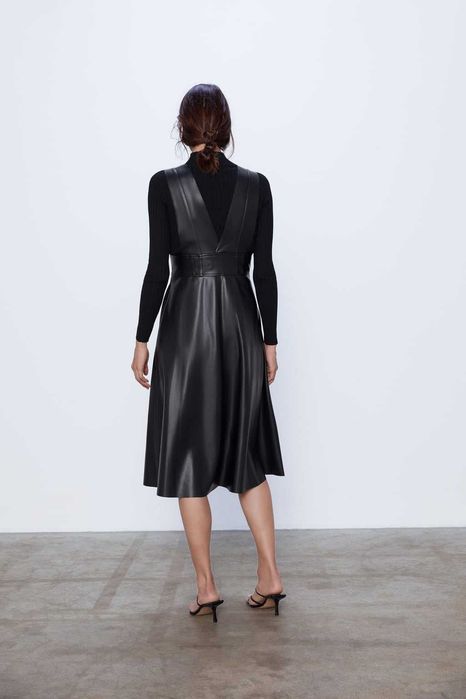 Vestido midi imitação de pele da Zara T: L Novo c/etiqueta