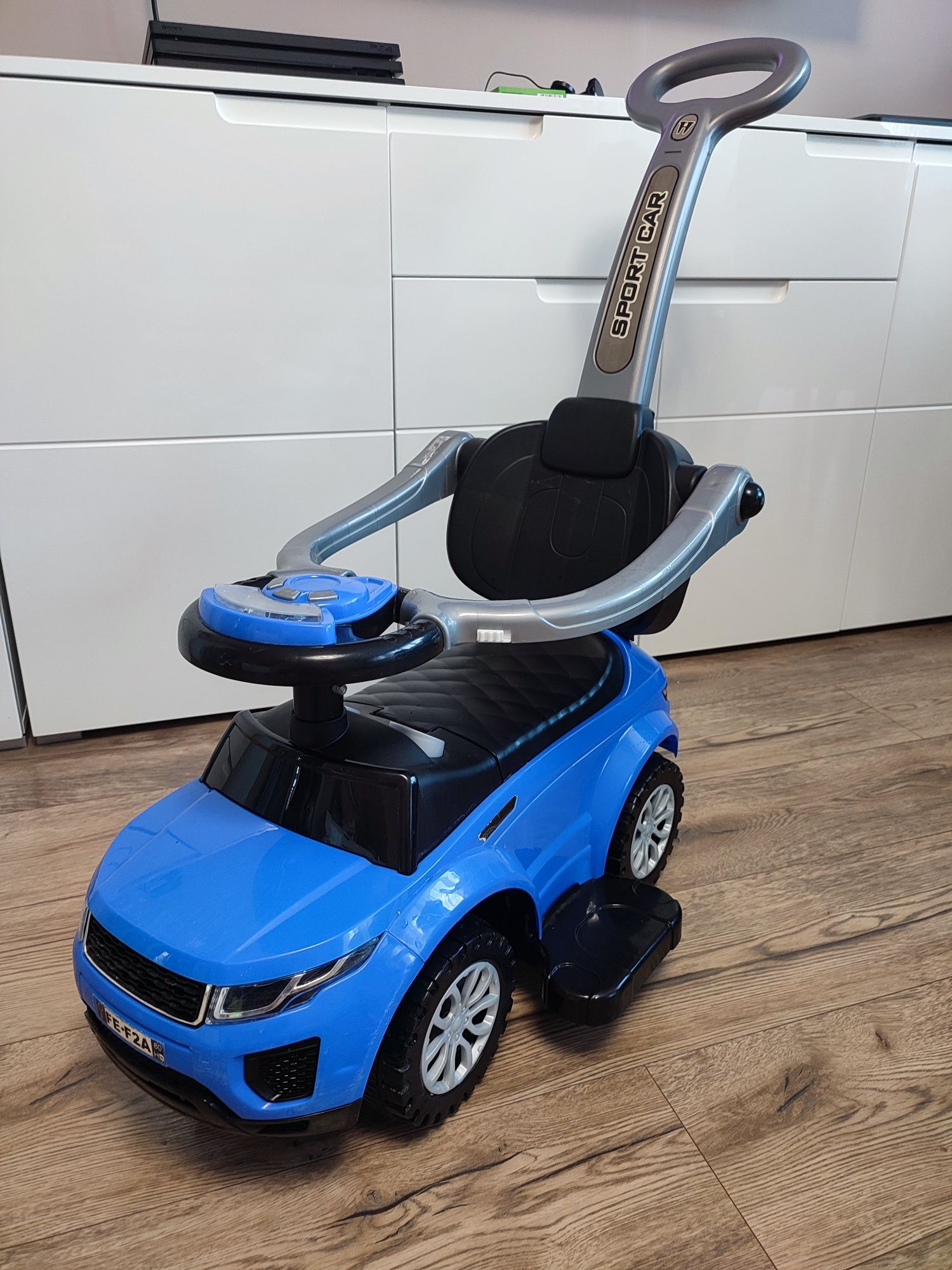 Jeździk auto , pchacz