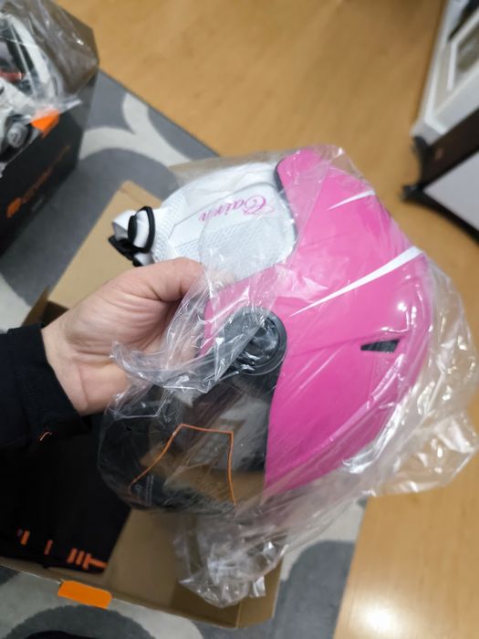 Nowy kask narciarski snowbordowy z przyłbicą,szybą.Firmowy Cairn 59-60