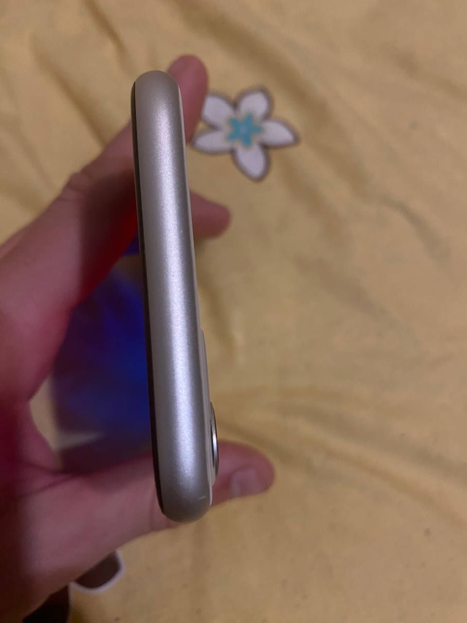 Продам iPhone 11 на 64 Gb айфон без iCloud