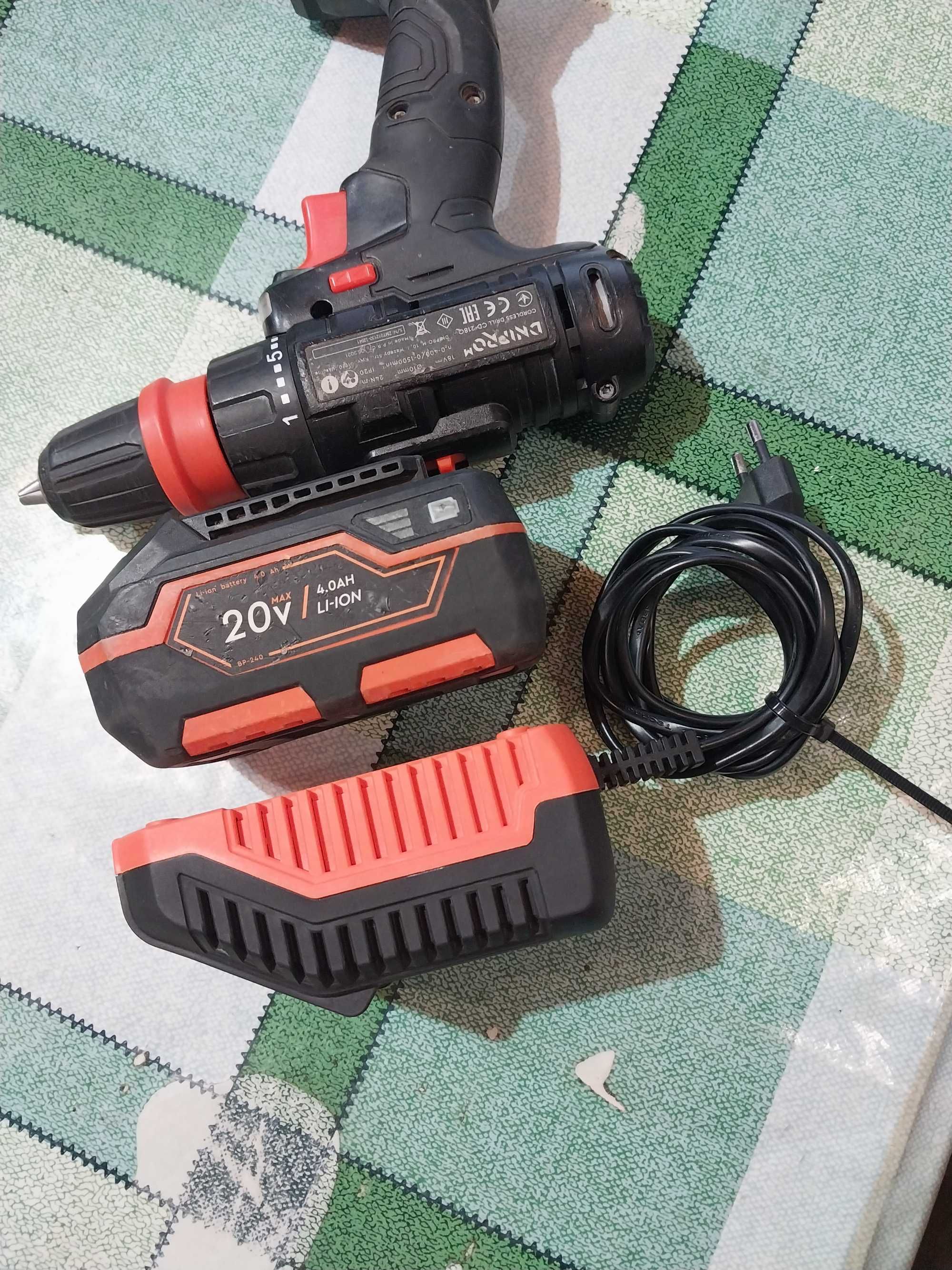 шуруповерт аккумуляторный DNEPRO-M CD-218Q