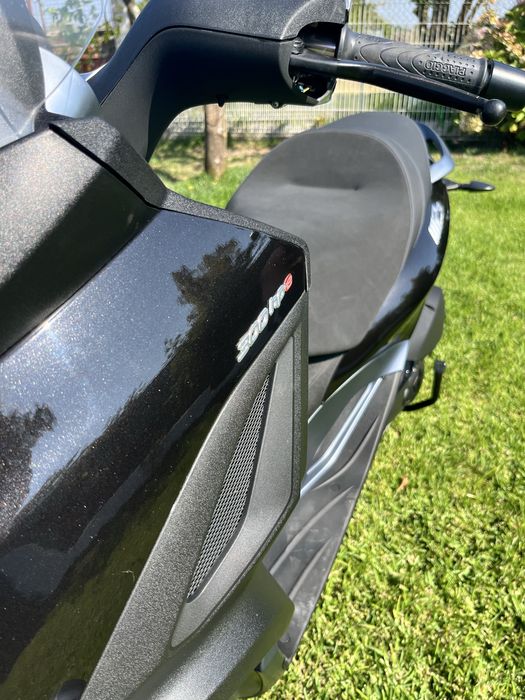 Piagio MP3 300 hpe - menos de 1000kms