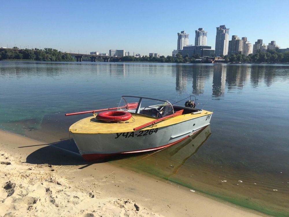 Продам лодку прогресс 2 с мотором