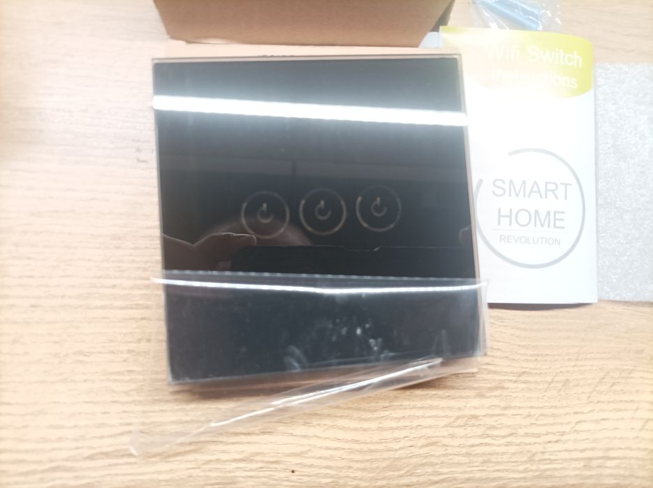 Dotykowy włącznik, wyłącznik światła BSEED