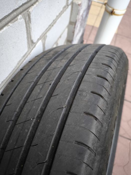 Goodyear EfficientGrip 2 SUV 
225 55 19, 23 рік
Залишок 6+ мм ( 85% ві