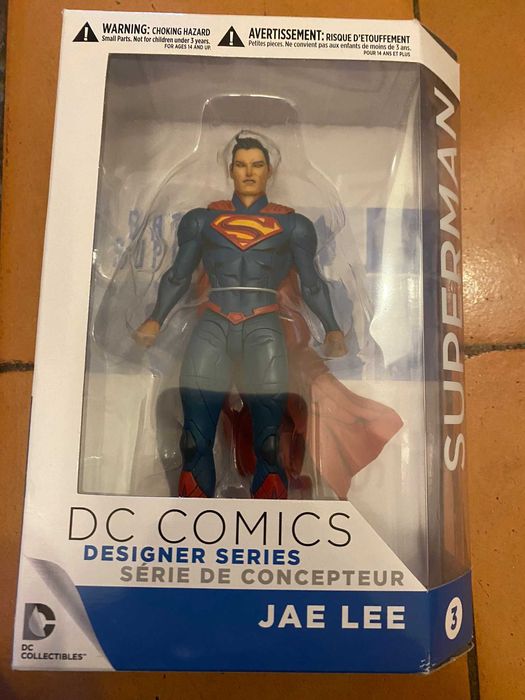 Várias figuras DC designer figures