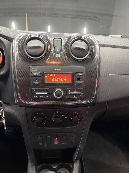 Dacia Logan 2020  (gasolina)  ou troco em ZOE negociável