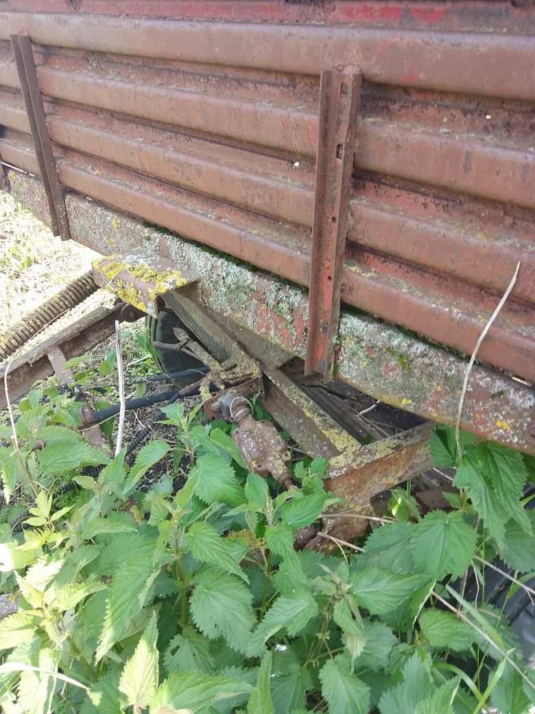 Причіп для трактора
