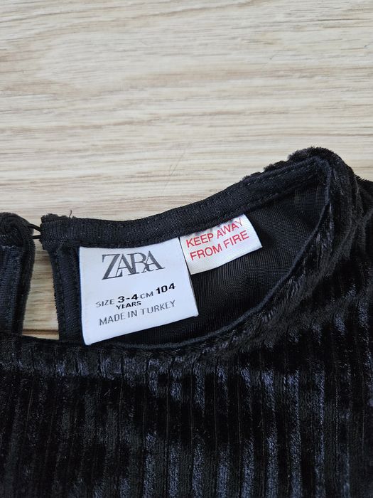 Zara prążkowana wizytowa bluzka bufiaste rękawy welurowa aksamitna