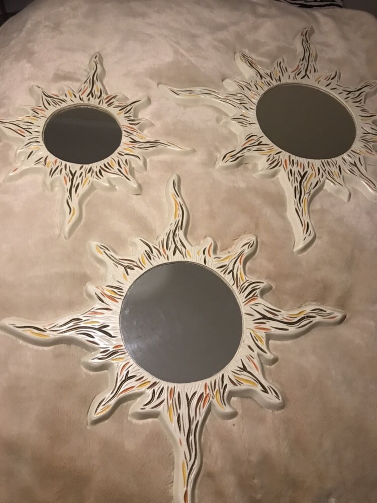 2 espelhos em forma de Sol em madeira feitos à mão-