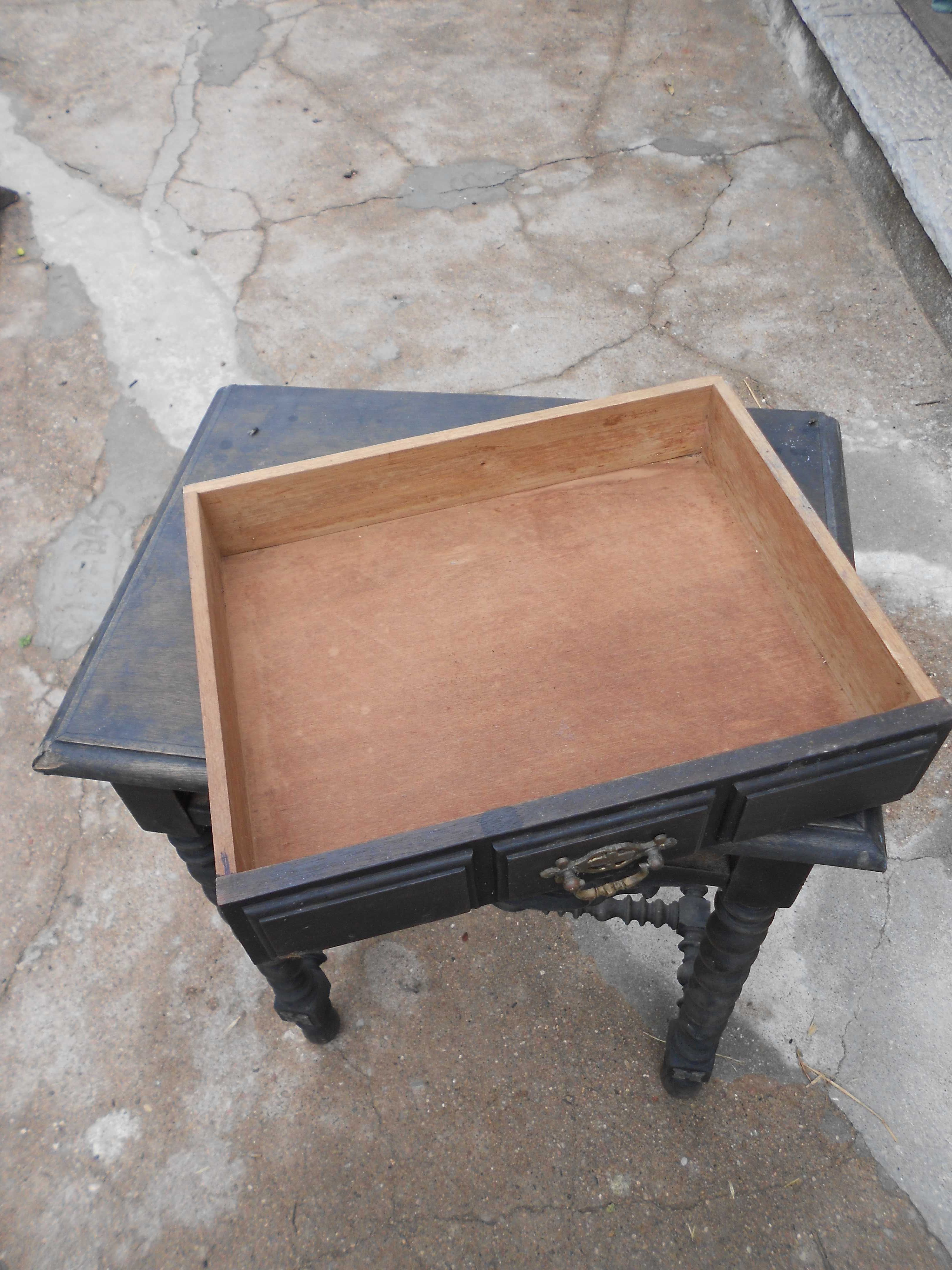 Mesa cabeceira bilros antiga madeira maciça trabalhada