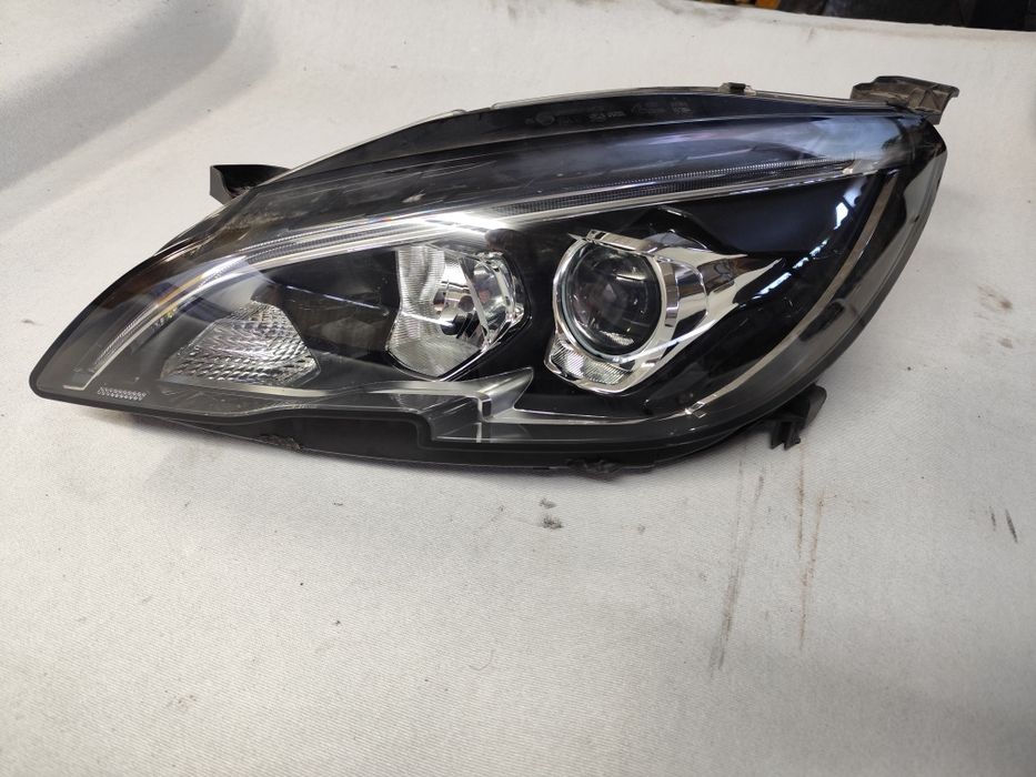 Farois direito e esquerdo Peugeot 308