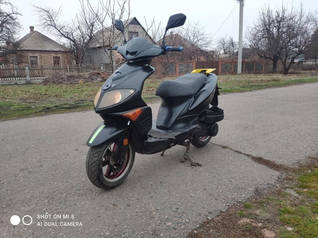Продам скутер мопед 150 кубов