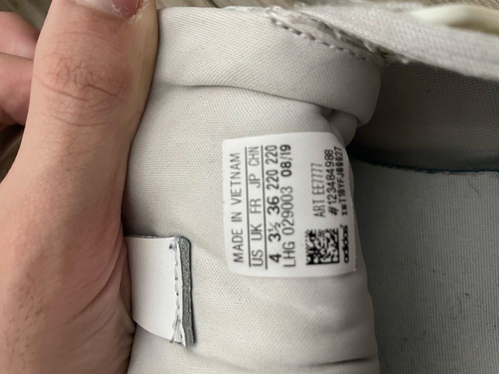 Sapatilha Adidas