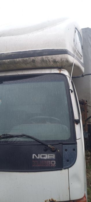 ISUZU nir70p 2000