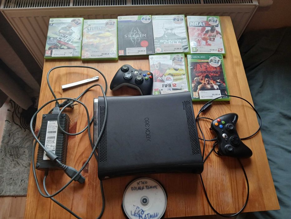 Xbox 360 + oryginalny pad + gry